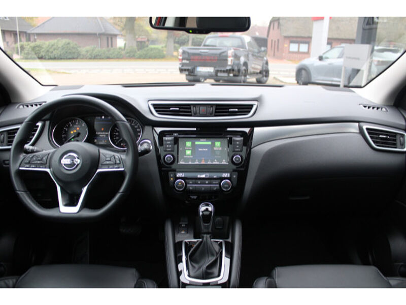 Nissan Qashqai 1.3 DIG-T AKARI Automatik Navi LED Leder