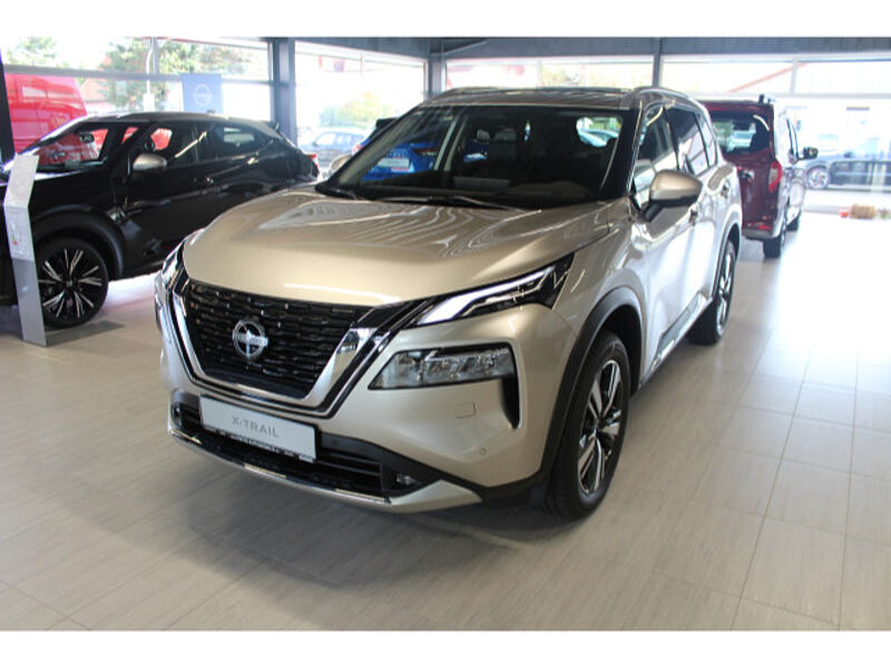 Nissan X-Trail 1,5 VC-T Tekna Bose Schiebedach AT