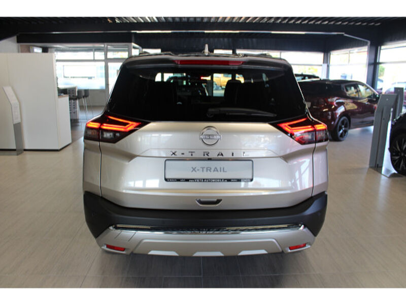 Nissan X-Trail 1,5 VC-T Tekna Bose Schiebedach AT